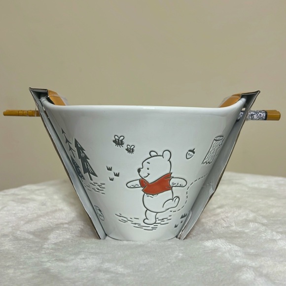 Brand 🆕 Winnie the Pooh Ramen Bowl & Chopsticks - Picture 3 of 4